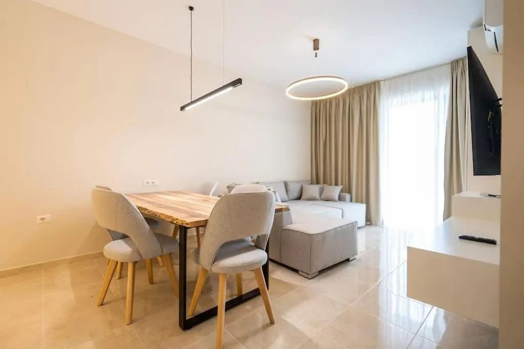 Rruga Moncheri 2 Vlore Albania